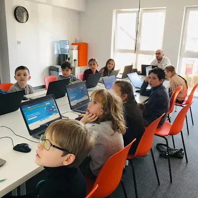 Giganci Programowania Wilanów -Nauka nowych technologii dla Dzieci i Młodzieży